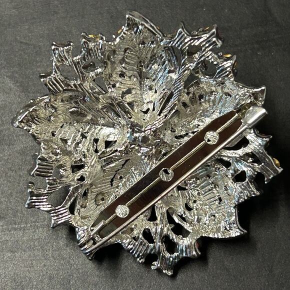 Vintage Red Faceted Crystal Rhinestones Silver Toned Flower Brooch - Picture 2 of 3